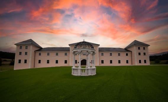 Chateau Sanov Sanov  Exterior photo